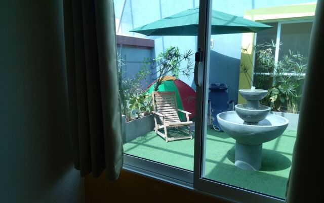 This Is It Airport Hotel and Restaurant