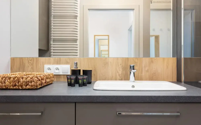 Apartment Warsaw Woronicza by Renters