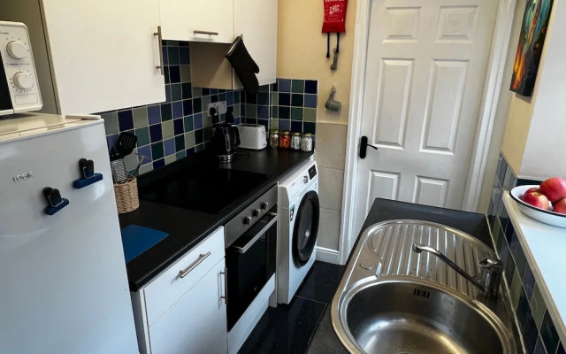 Robin’S Hollow: 2Bd Home Near Wrexham Afc