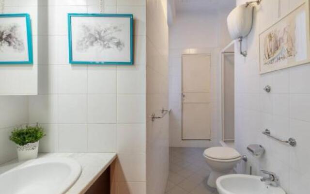 Iflat Spanish Steps Blue Apartment