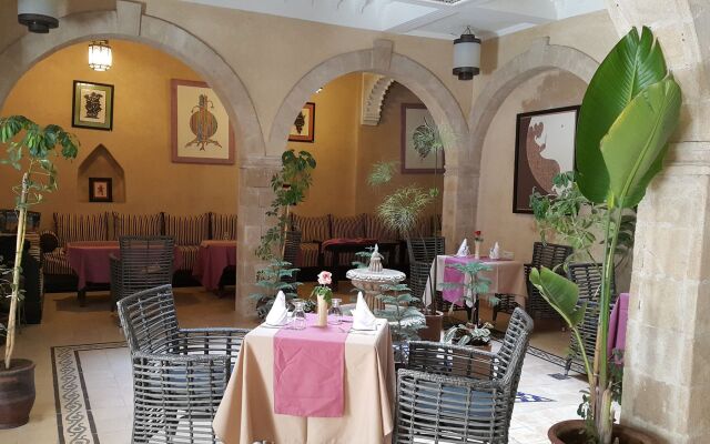 Hotel Riad Benatar