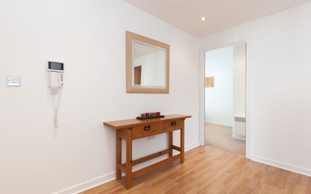 Stylish Garden View Apartment