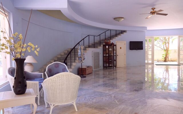 Cordova Reef Village Resort