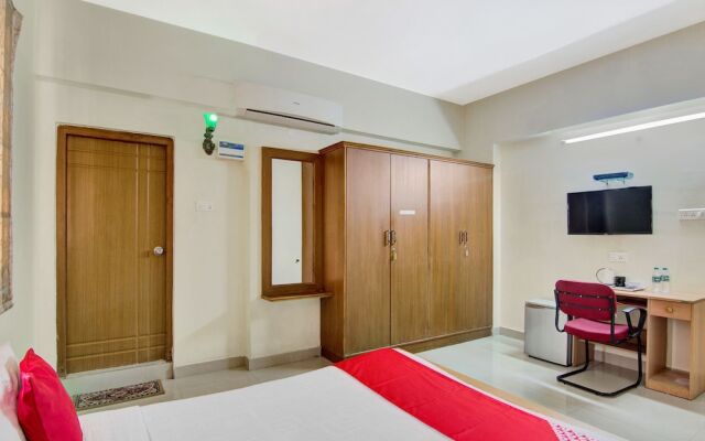OYO 20008 SilverKey Madhapur