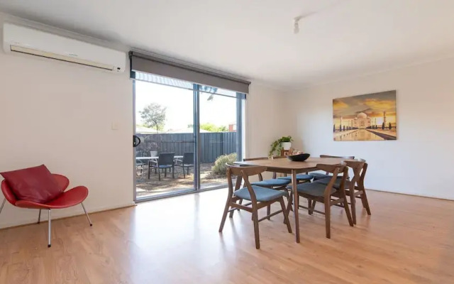 Unwind Adelaide City Condo