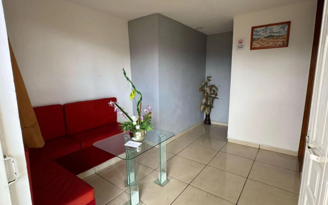 OYO Hotel Familiar Tollan