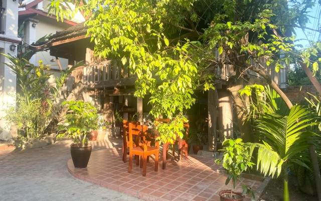 Lao Lu Lodge