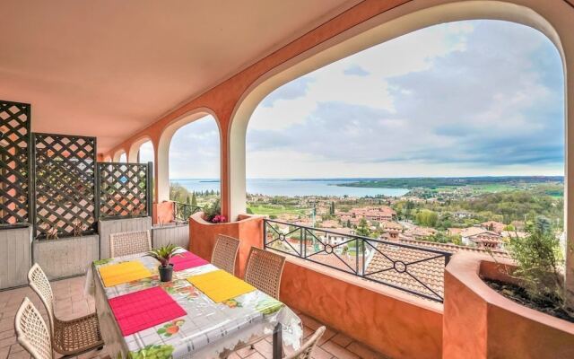 Bright Apartments Padenghe - Chateau Lake View