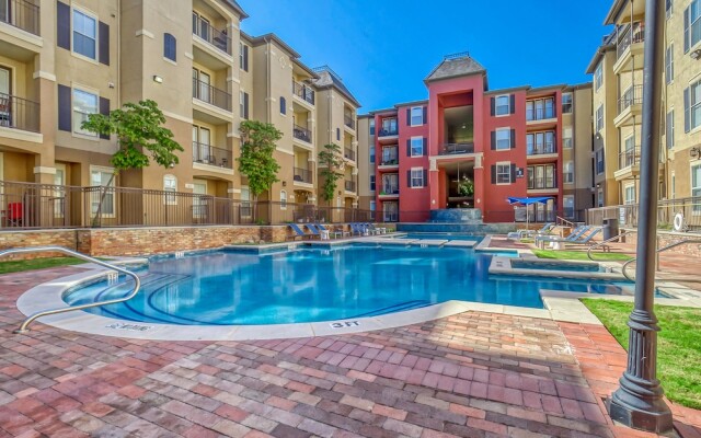 Modern Uptown Dallas Stay by Amyfinehouse