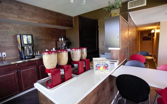 Recreation Inn & Suites