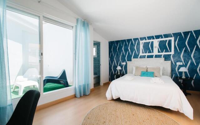 Hostly Acetres 2A-Penthouse in City Center-Fibre-Parking Opt