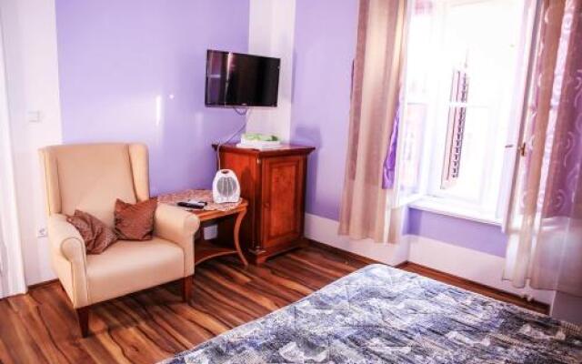 Rooms Cristal Roche