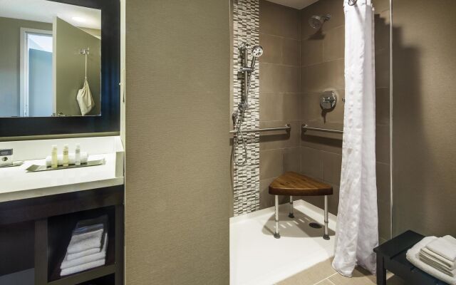 DoubleTree by Hilton Hotel Largo/Washington DC