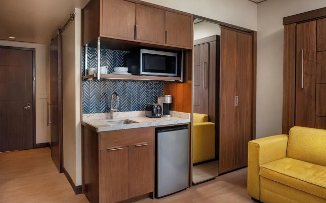The Villas At The Disneyland Hotel