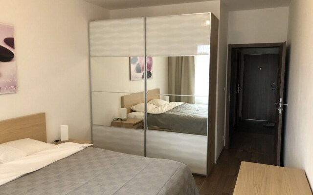 DeLuxe Apartments