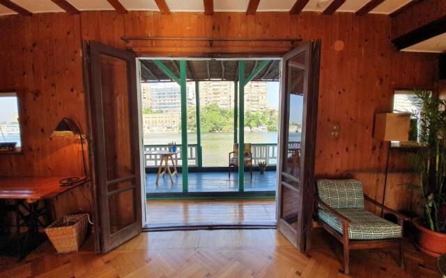 Houseboat65 - Historic home on the Nile - Central Cairo