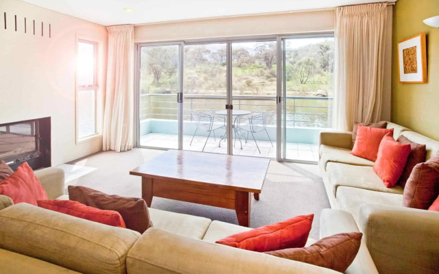 Novotel Lake Crackenback Resort & Spa