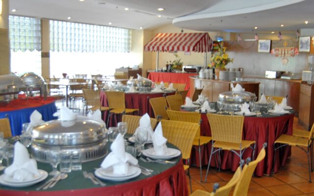 Mandarin Court Hotel