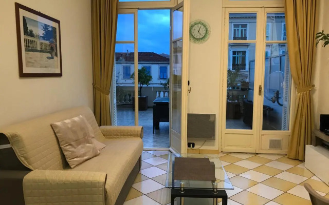 Appartement terrasse dans palace Belle Epoque