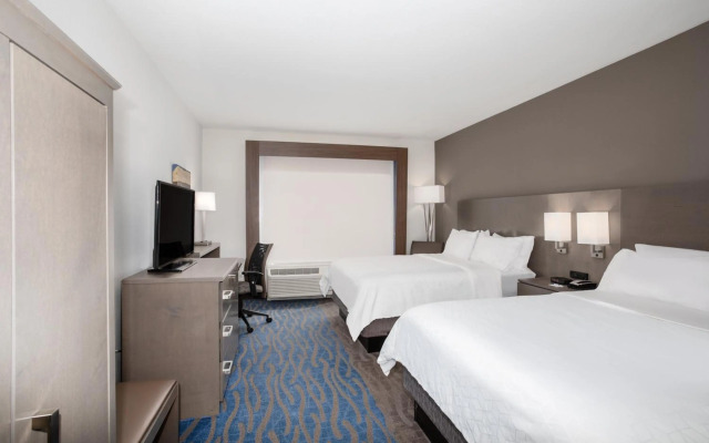 Holiday Inn Express & Suites Great Bend by IHG