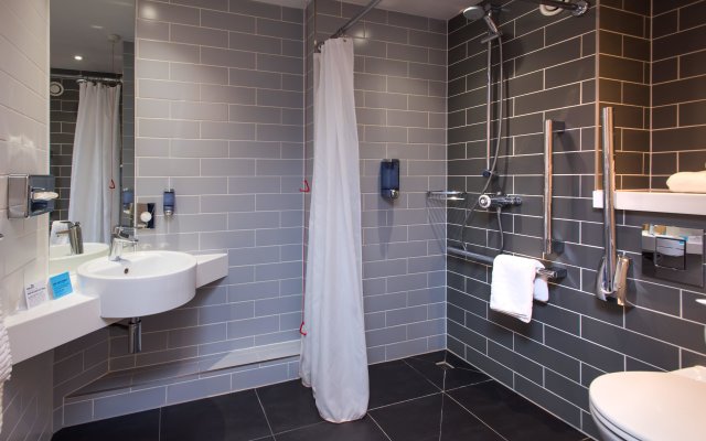 Holiday Inn Express Cardiff Bay by IHG