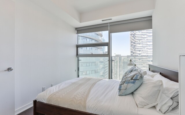 Brilliant High-Rise 2 Bed and Parking