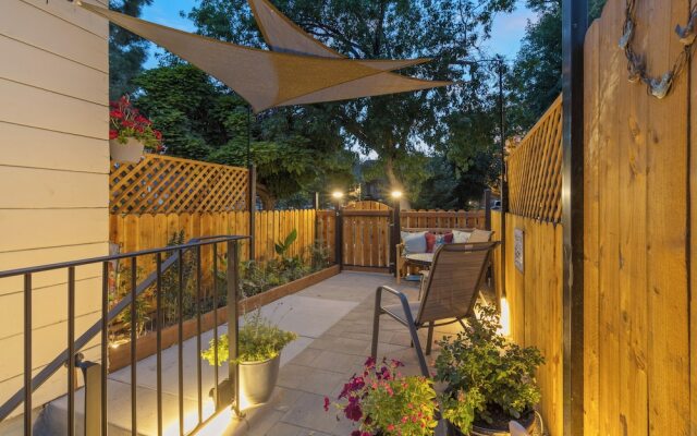 1 Mi to Riverwalk: Downtown Reno Studio w/ Patio!