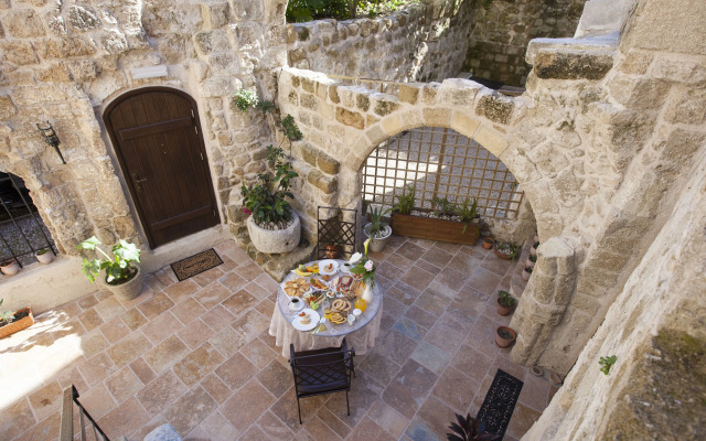 Porolithos Boutique Hotel