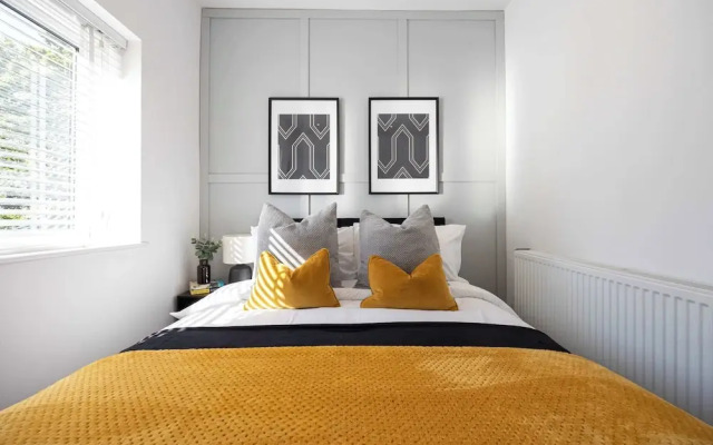 Cosy Apartment in the Heart of Sale