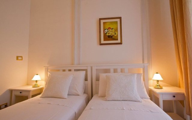 Golden Rooms Bed & Breakfast