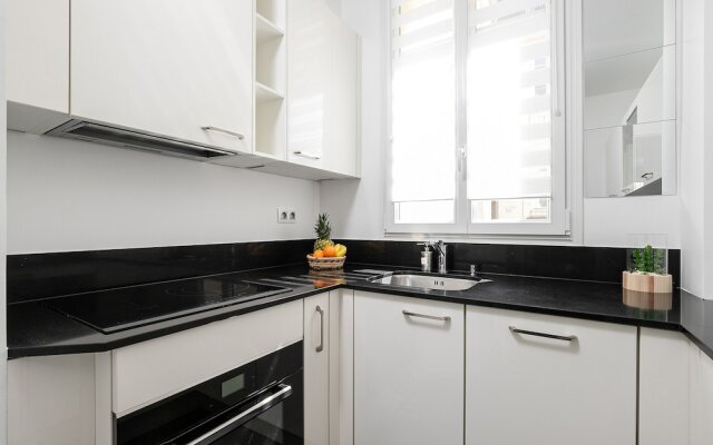 Eiffel Tower- Boucicaut Apartment