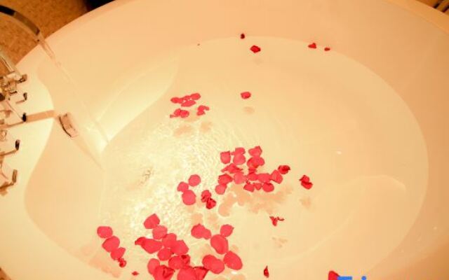 Relais Holiday Hotel Mohan Port