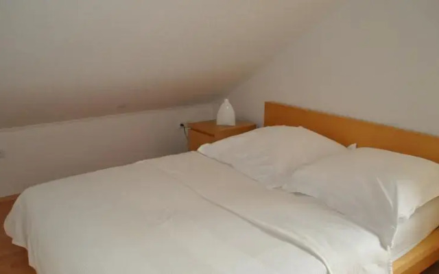 Alvi Apartment