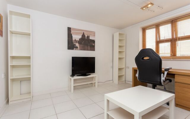 Modern 1 Bedroom Apartment in Shepherds Bush