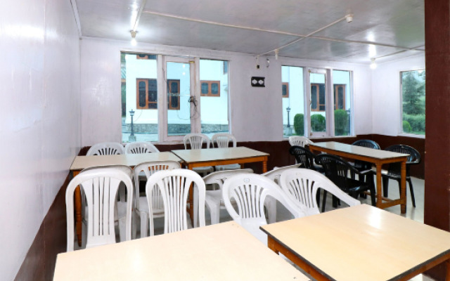 OYO 18416 Hotel Park Palace