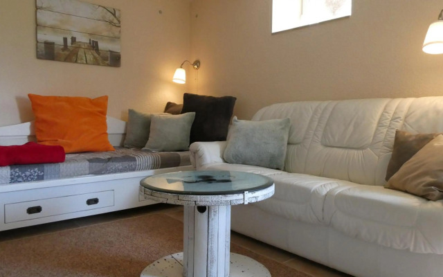 WeisseVilla Friedrichsbrunn Fewo SOLIDE