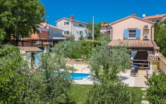Beautiful Holiday Home in Dracevac With Terrace