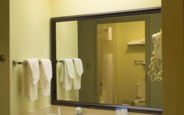 Baymont Inn & Suites Mason