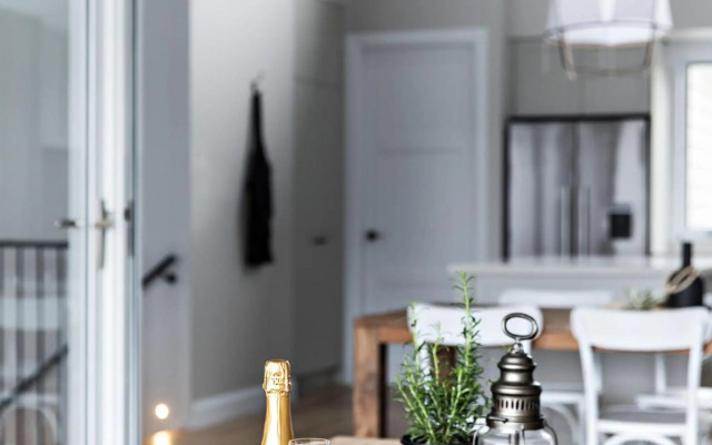 THE CONDO AT GERROA Gerroa 4pm Check Out Sundays