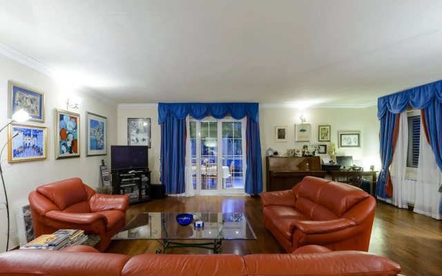 Villa Piano - Four Bedroom Villa With Terrace and Swimming Pool