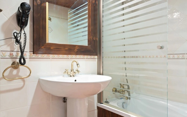 Charming Apartment in Gudar With Terrace