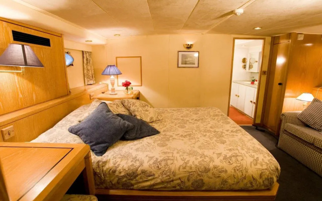 United Spirit Yacht