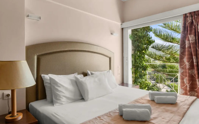 Calamos Beach Family Club Hotel