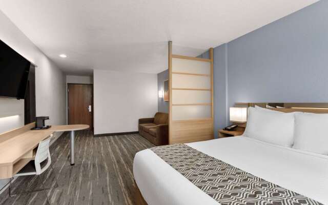 Microtel Inn & Suites by Wyndham Zephyrhills