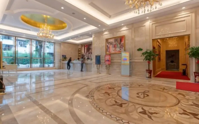 Vienna Hotel (Yizhou Sankeshu)