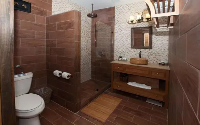 The Litchfield Inn, Bw Premier Collection