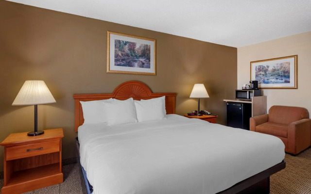 Quality Inn & Suites Rockport - Owensboro North (GOLD AWARD WINNER)