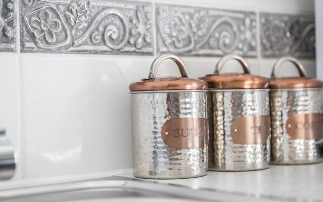 Cricketfield House - Guest House