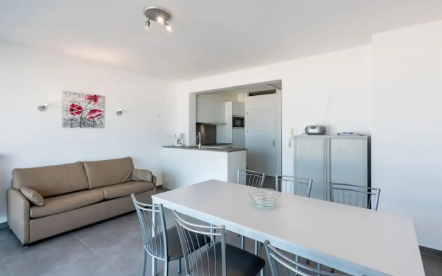 Apartment on Sea Wall With Stunning Views