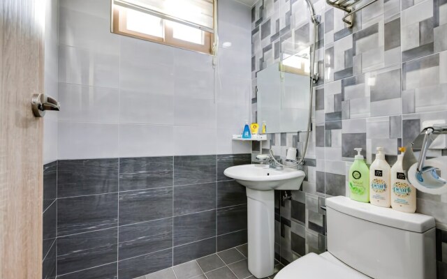 Gangneung Gyeongpo Sea&view Pension